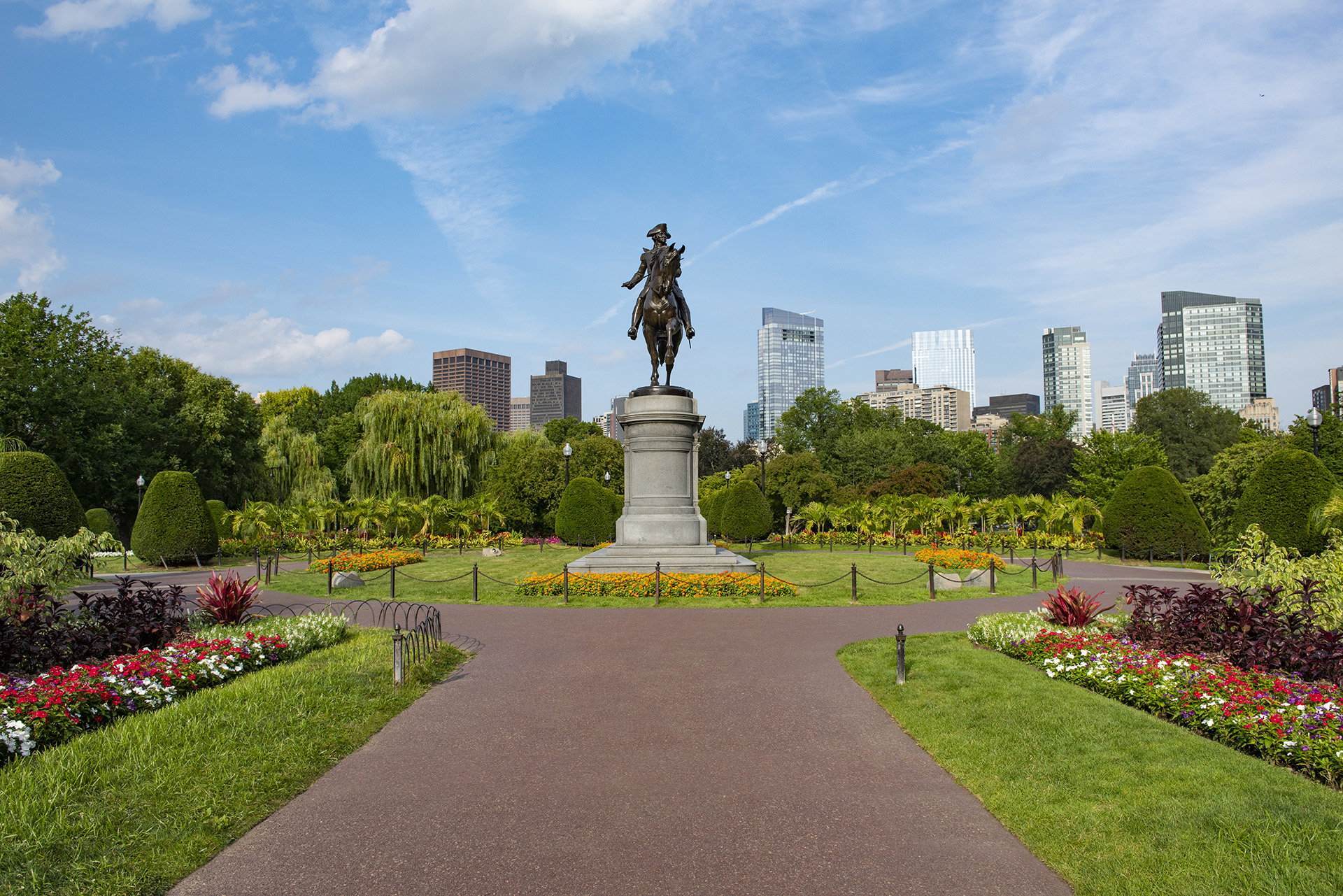Beacon Hill District, Boston MA, USA , An equestrian statue of George Washington by Thomas Ball is installed in Boston's Public Garden, in the U.S. state of Massachusetts.